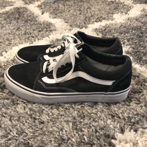Vans (women’s shoe) - Picture 2 of 3